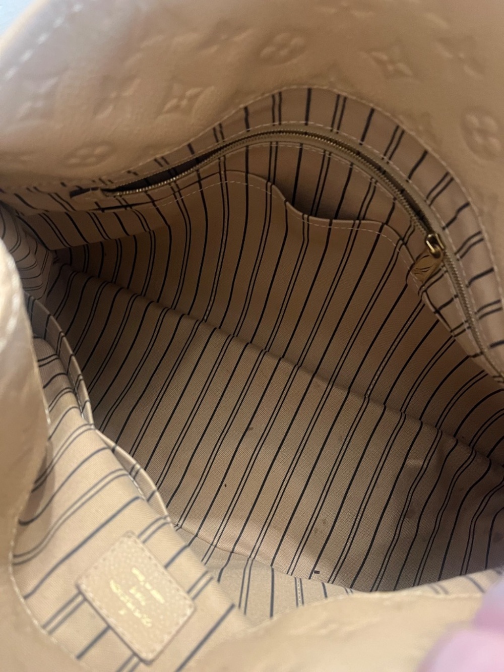 LV Leather Artsy - Picture 4 of 5